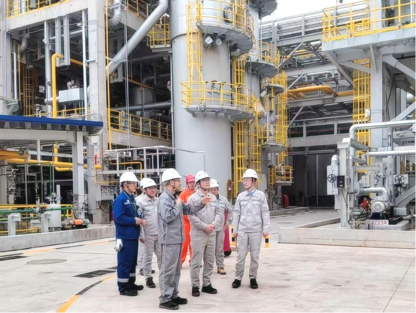 孟陈周一行到巴斯夫湛江一体化基地项目合成气装置带班检查